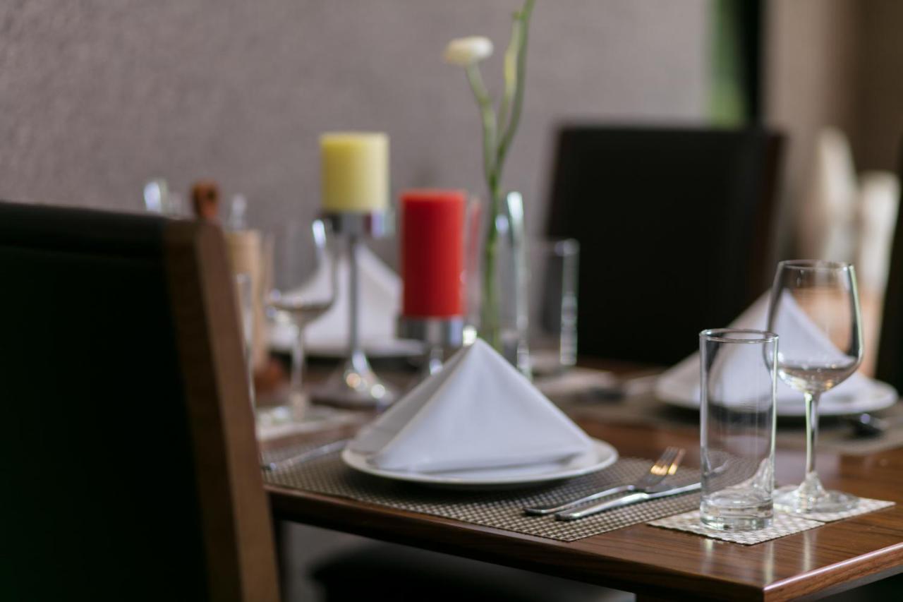 Poonsa Serviced Apartment Cidade de Ho Chi Minh Exterior foto